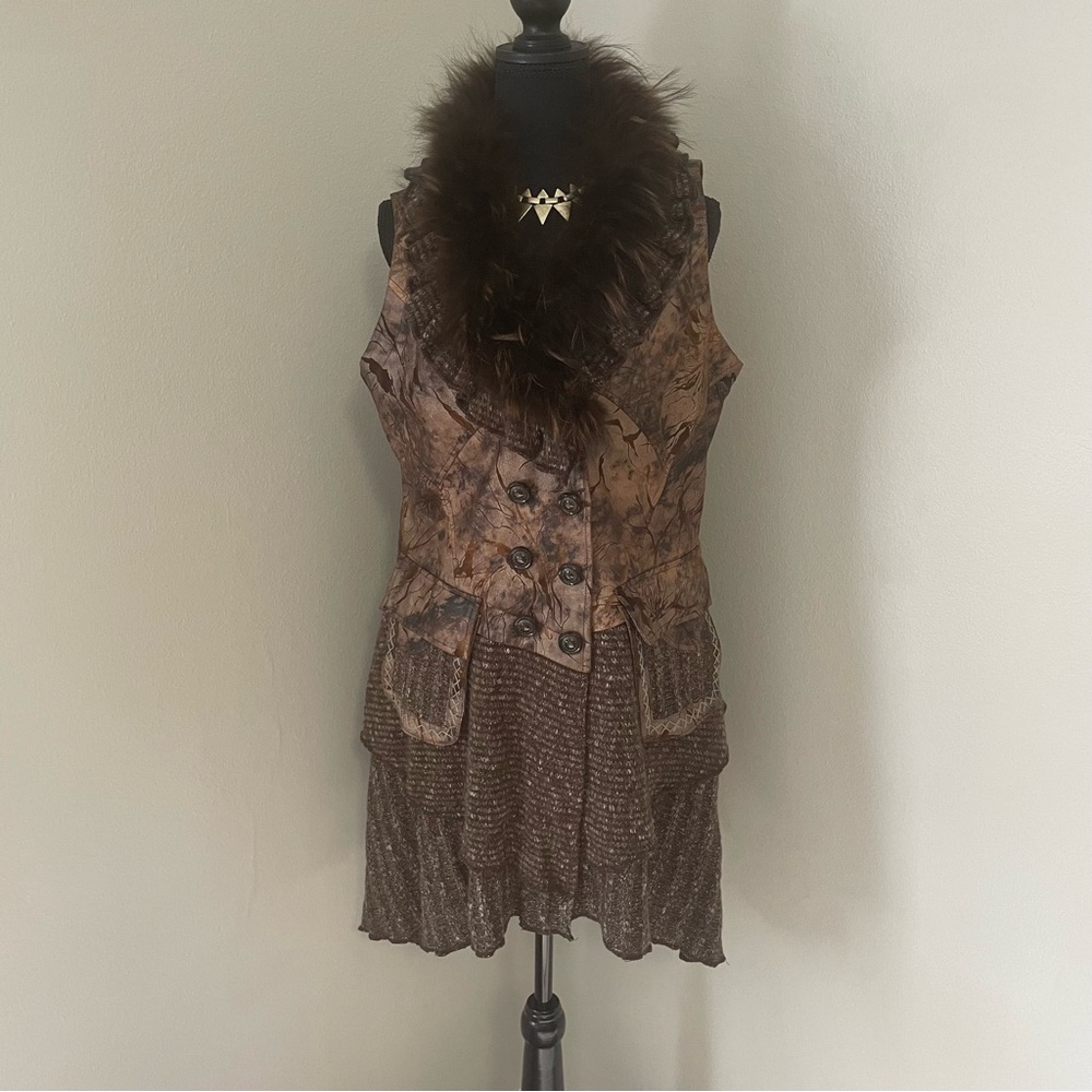 RARE VTG IDENTITY CLUB Camo Knit & FAUX Leather Feathers/Fur Sweater‎ Vest